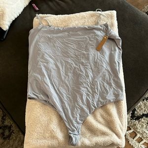 Skims fits everybody bodysuit never worn tags still on in 4x